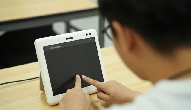 技术选型中的稳定性能评估与培训体系构建